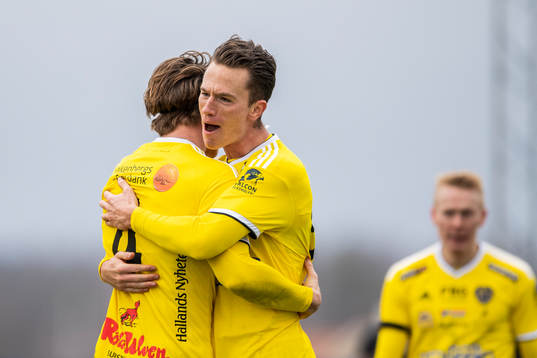 Falkenbergs Sander van Looy (h) och Carl Johansson jublar
