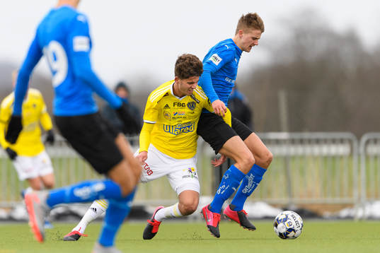 Falkenbergs Matthew Garbett och Halmstads Erik Ahlstrand