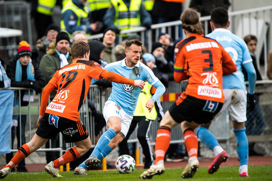 Malmö FFs Eric Larsson och Karlskronas Joel Elofsson