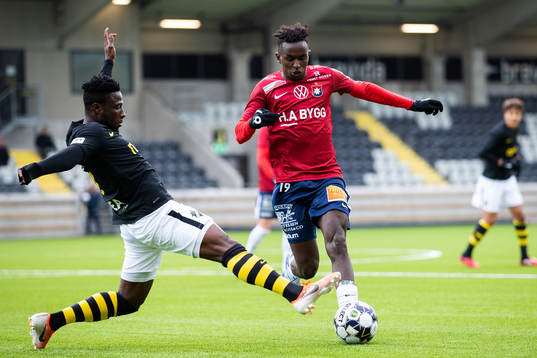 AIKs Ebenezer Ofori och Örgrytes Mohamed Said Adan
