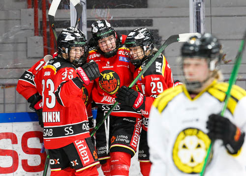 Luleås Michelle Karvinen, Ronja Savolainen och Emma Nordin