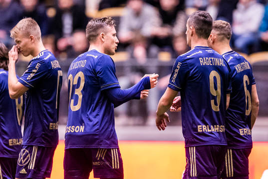 Djurgårdens Fredrik Ulvestad med lagkamrater