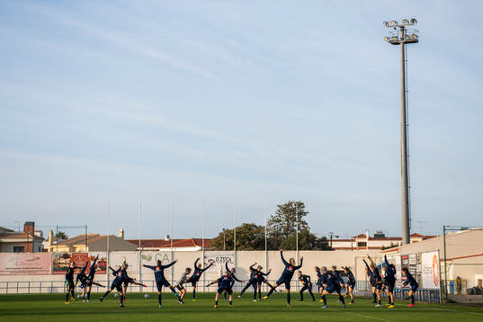Players of Sweden warming up