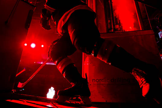 Brynäs spelare gör entré
