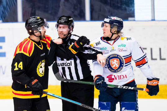 Gruff mellan Brynäs Johan Alcén och Växjös Marcus
