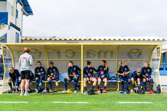 Players prepare for a practice with Sweden
