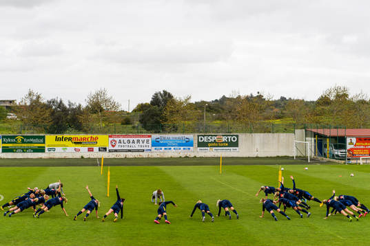 Players warm up