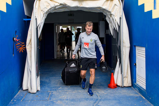 Pontus Ekblom, physio arrives for  a practice with Sweden