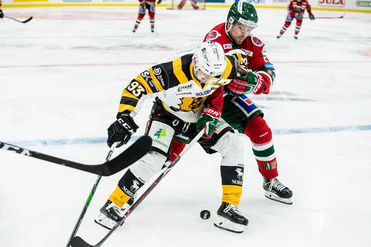 Skellefteås Toni Kallela och Frölundas Mats Rosseli Olsen