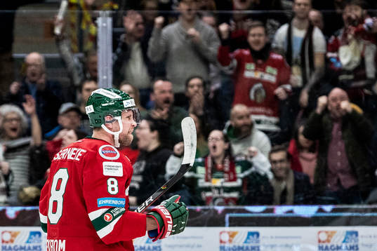 Frölundas Viktor Ekbom jublar