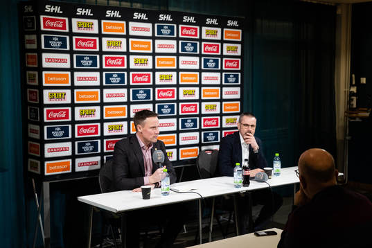 Frölundas tränare Roger Rönnberg och Skellefteås