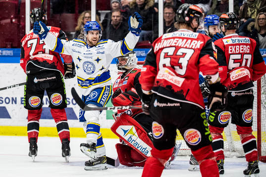 Leksands Oskar Lang jublar