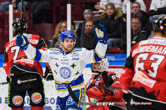 Leksands Oskar Lang jublar