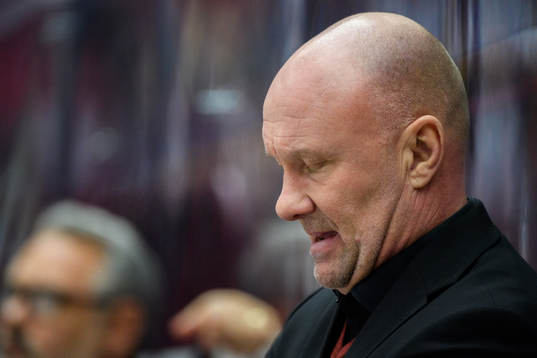 Malmö Redhawks tränare Peter Andersson deppar