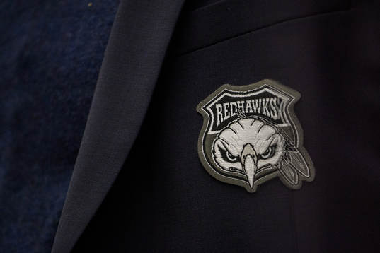 Malmö Redhawks klubbmärke på en kavaj