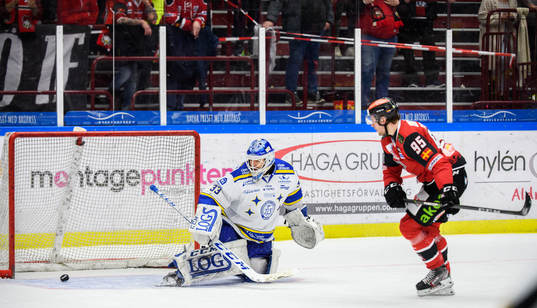 Malmö Redhawks Carl Persson sätter