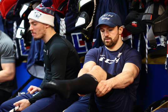 Linköpings Nichlas Hardt före ishockeymatchen i SHL