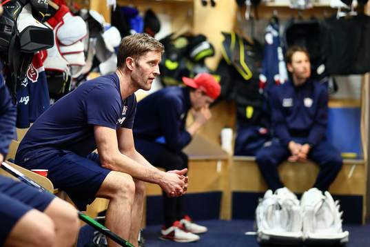 Linköpings Sebastian Karlsson före ishockeymatchen i SHL