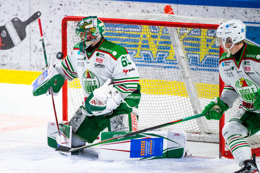Luleås Juhani Tyrväinen (ej i bild) sätter 1-0 bakom
