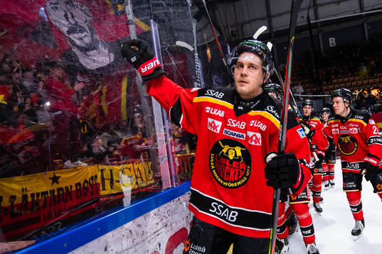 Luleås Juhani Tyrväinen jublar