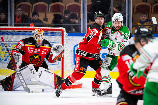 Luleås Jesper Sellgren och Rögles Chris Desousa