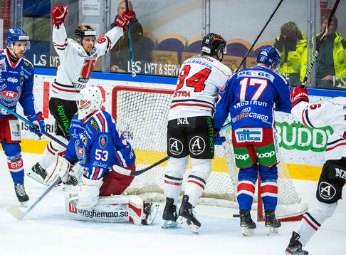 Örebros Ryan Stoa gör här 0-1