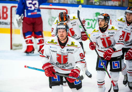 Örebros Ryan Stoa jublar