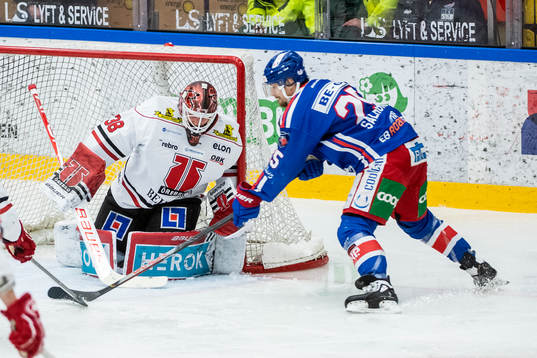 Örebros målvakt Dominik Furch och Oskarshamns Johannes