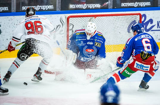 Oskarshamns målvakt Daniel Rosengren och Jesper Dahlroth