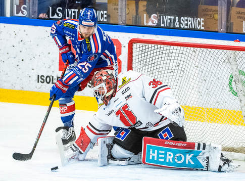 Oskarshamns Johannes Salmonsson och Örebros målvakt
