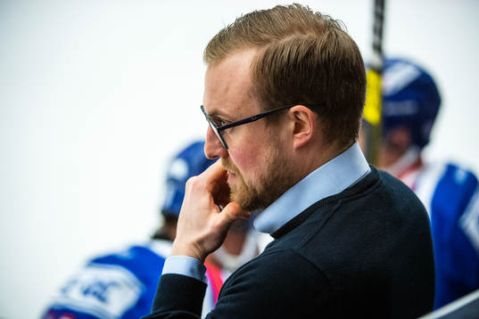 Oskarshamns assisterande tränare Jeff Jakobs deppar