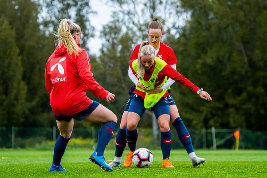 Emilie Woldvik and Stine Reinås of the Norwegian women’s