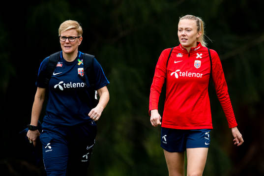 Kristine Skuland Nilsen and Synne Sofie Kinden Jensen of