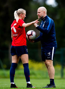 Karina Sævik and Anders Jacobson, assistant coach