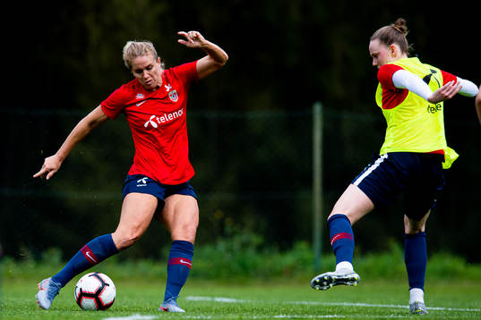 Elise Thorsnes and Stine Reinås of the Norwegian women’s