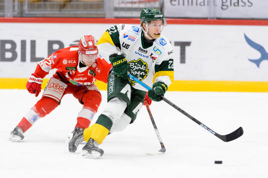 Timrås Emil Berglund och Björklövens Fredric Weigel