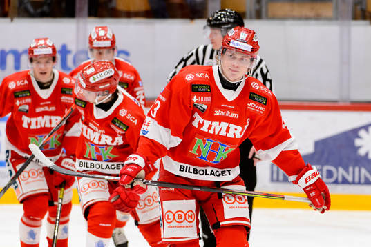 Timrås Erik Walli Walterholm jublar