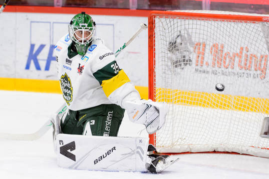 Timrås Erik Walli Walterholm (ej i bild) gör 1-1 bakom