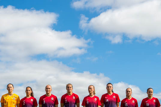 Goalkeeper Cecilie Hauståker Fiskerstrand, Ingrid Moe