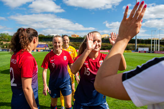 Anja Sønstevold and Amalie Eikeland of Norway