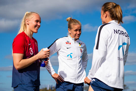 Maria Thorisdottir, Elise Thorsnes and Caroline Graham