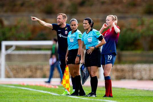 Martin Sjögren, head coach of Norway, and Synne Sofie