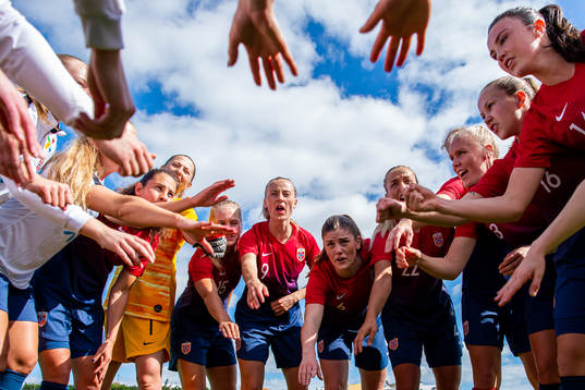 Bläddra bland fler bilder av Football, Algarve Cup 2020, day 1, Denmark - Norway