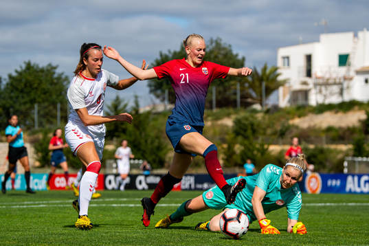 Rikke Læntver Sevecke of Denmark, Karina Sævik of Norway