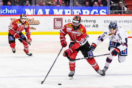 Örebros Daniel Muzito Bagenda och Linköpings Henrik