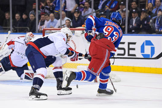 New York Rangers Mika Zibanejad scores the 5-4 goal