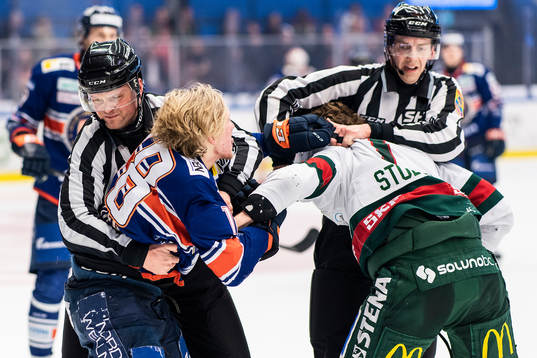 Växjös Marcus Sylvegård och Frölundas Karl Stollery