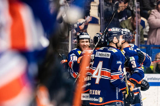 Växjös Marcus Sylvegård jublar