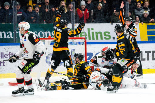 Skellefteås Tuomas Kiiskinen gör 2-0