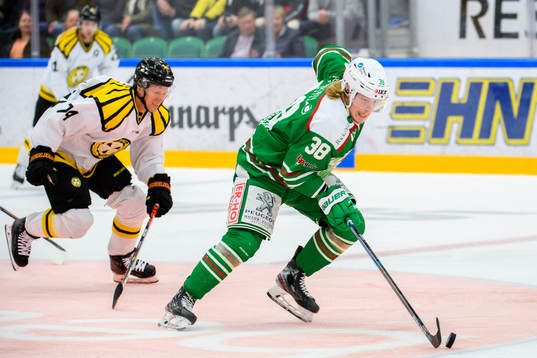 Brynäs Nicklas Danielsson och Rögles Erik Andersson